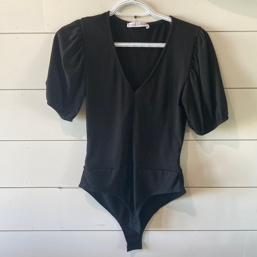 CARA LOREN. Short sleeve black bodysuit.